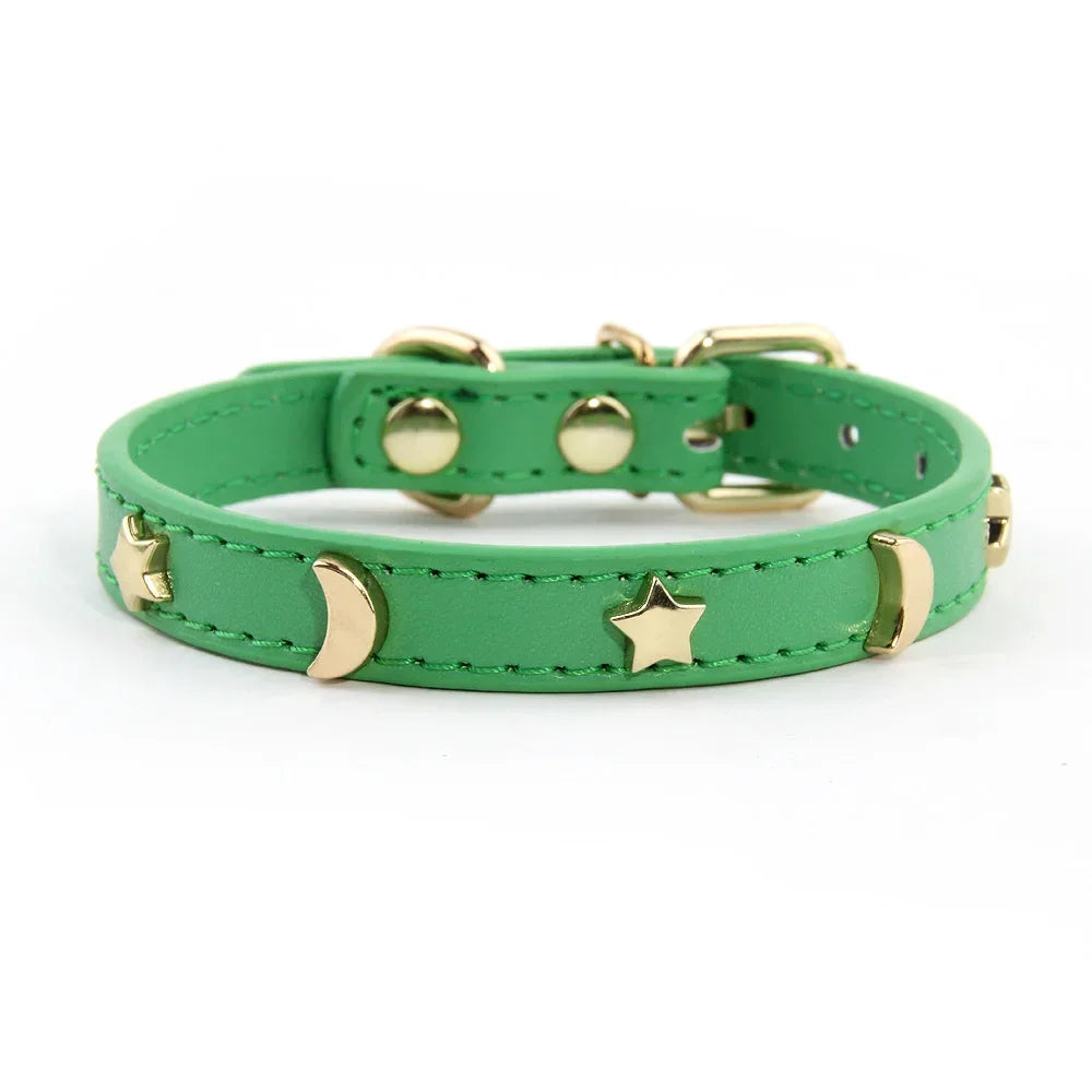 Collar de Piel Sintética con Remaches de Estrella y Luna